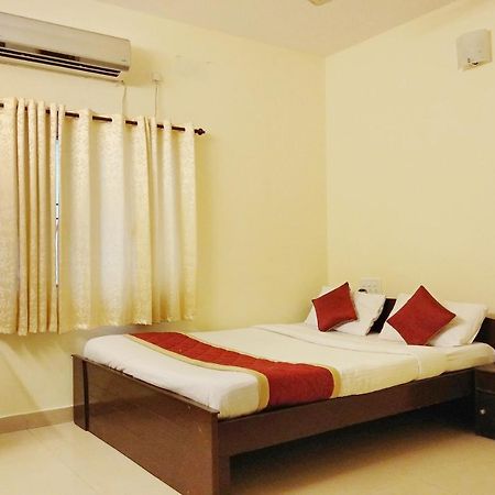Super Oyo Capital O Premium Hotel Victoria Heights Near Sri Someshwara Swami Temple Bangalore Exteriör bild