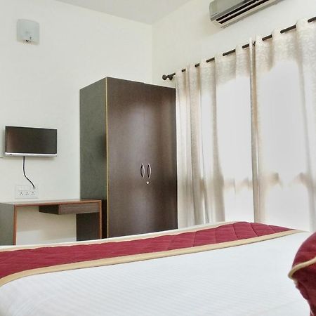Super Oyo Capital O Premium Hotel Victoria Heights Near Sri Someshwara Swami Temple Bangalore Exteriör bild