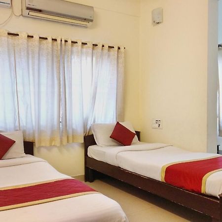 Super Oyo Capital O Premium Hotel Victoria Heights Near Sri Someshwara Swami Temple Bangalore Exteriör bild