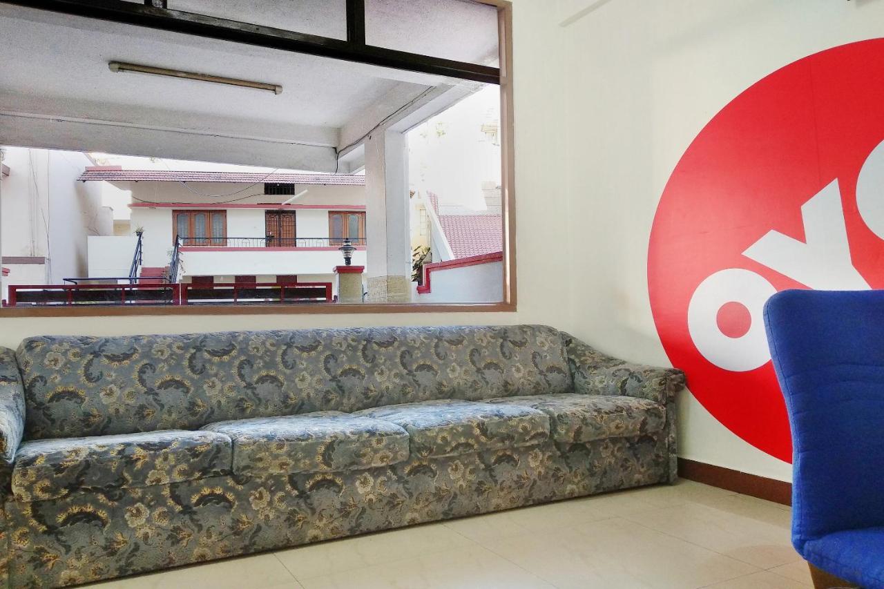 Super Oyo Capital O Premium Hotel Victoria Heights Near Sri Someshwara Swami Temple Bangalore Exteriör bild