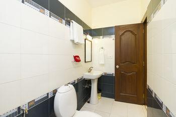 Super Oyo Capital O Premium Hotel Victoria Heights Near Sri Someshwara Swami Temple Bangalore Exteriör bild
