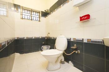 Super Oyo Capital O Premium Hotel Victoria Heights Near Sri Someshwara Swami Temple Bangalore Exteriör bild
