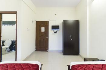 Super Oyo Capital O Premium Hotel Victoria Heights Near Sri Someshwara Swami Temple Bangalore Exteriör bild